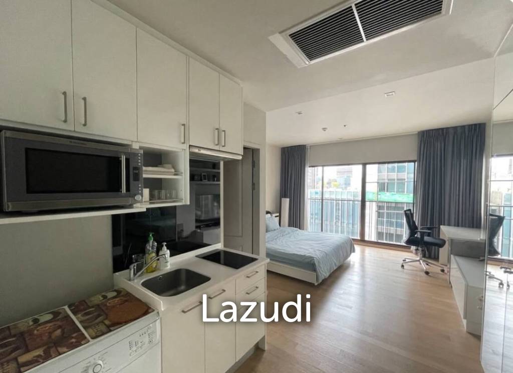 32 sqm high floor condo in Noble Refine Khlong Toei Bangkok