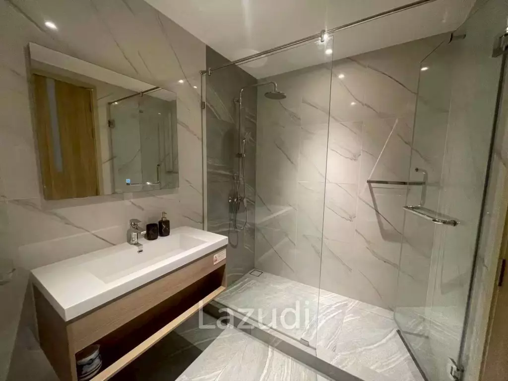 High-Floor Luxury 1-Bedroom Condo for Rent at Once Pattaya