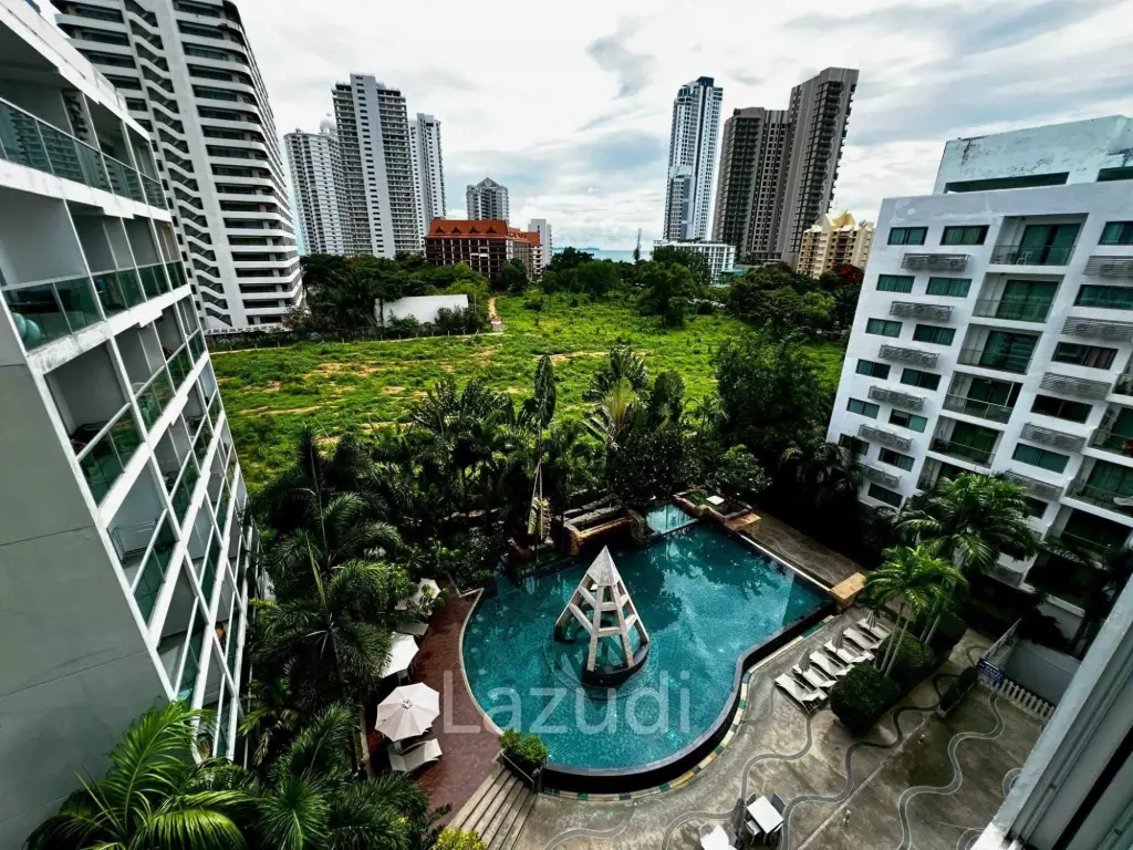 High-Floor Studio Condo for Sale at Club Royal Naklua