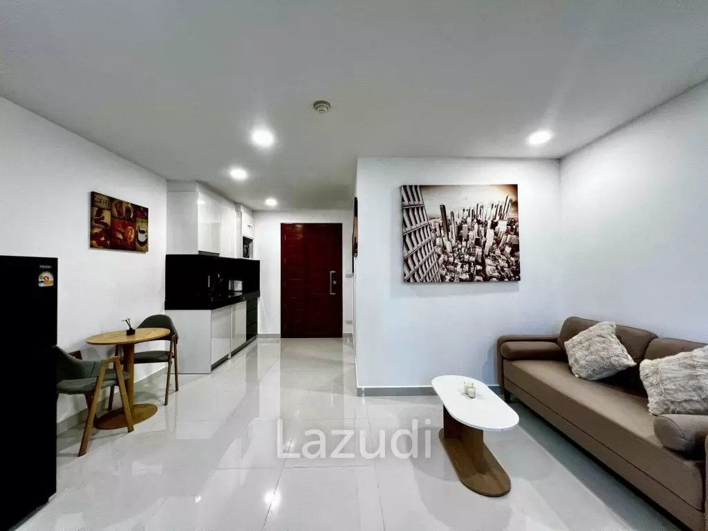 High-Floor Studio Condo for Sale at Club Royal Naklua