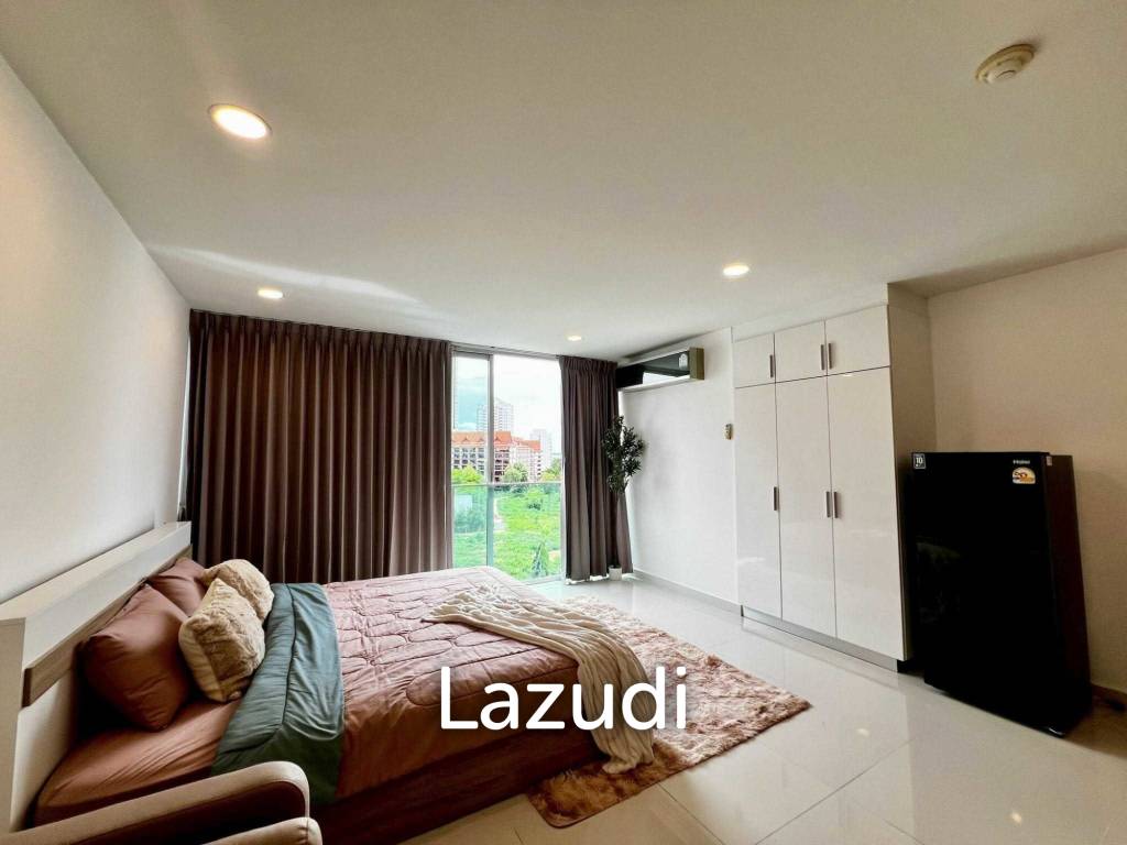 High-Floor Studio Condo for Sale at Club Royal Naklua