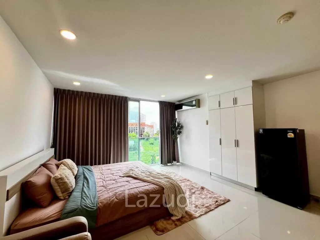High-Floor Studio Condo for Sale at Club Royal Naklua