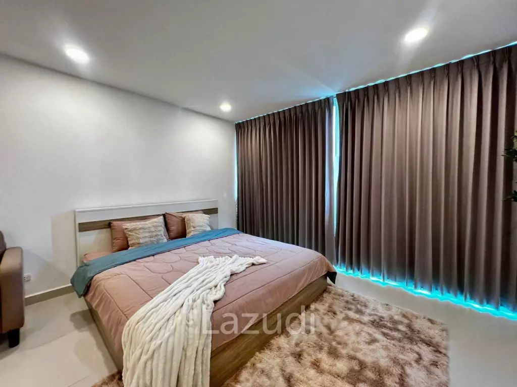 High-Floor Studio Condo for Sale at Club Royal Naklua