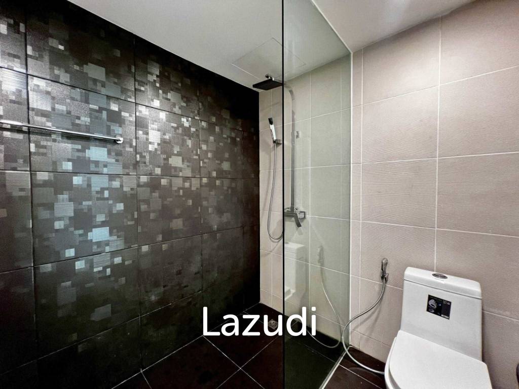 High-Floor Studio Condo for Sale at Club Royal Naklua