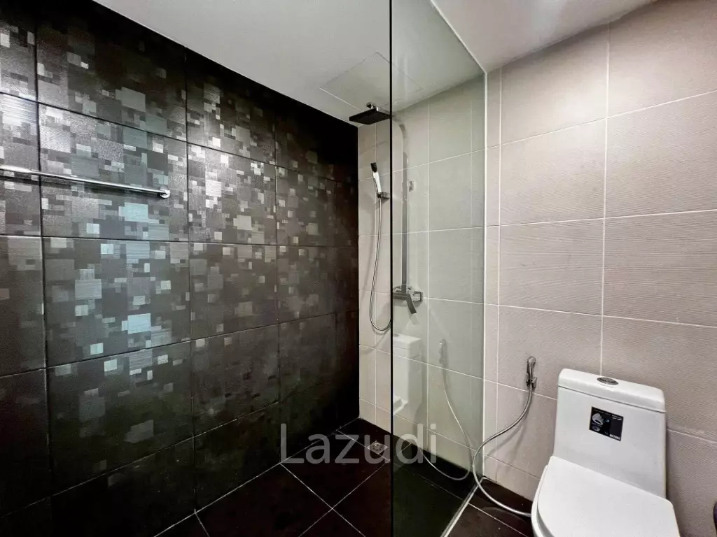 High-Floor Studio Condo for Sale at Club Royal Naklua