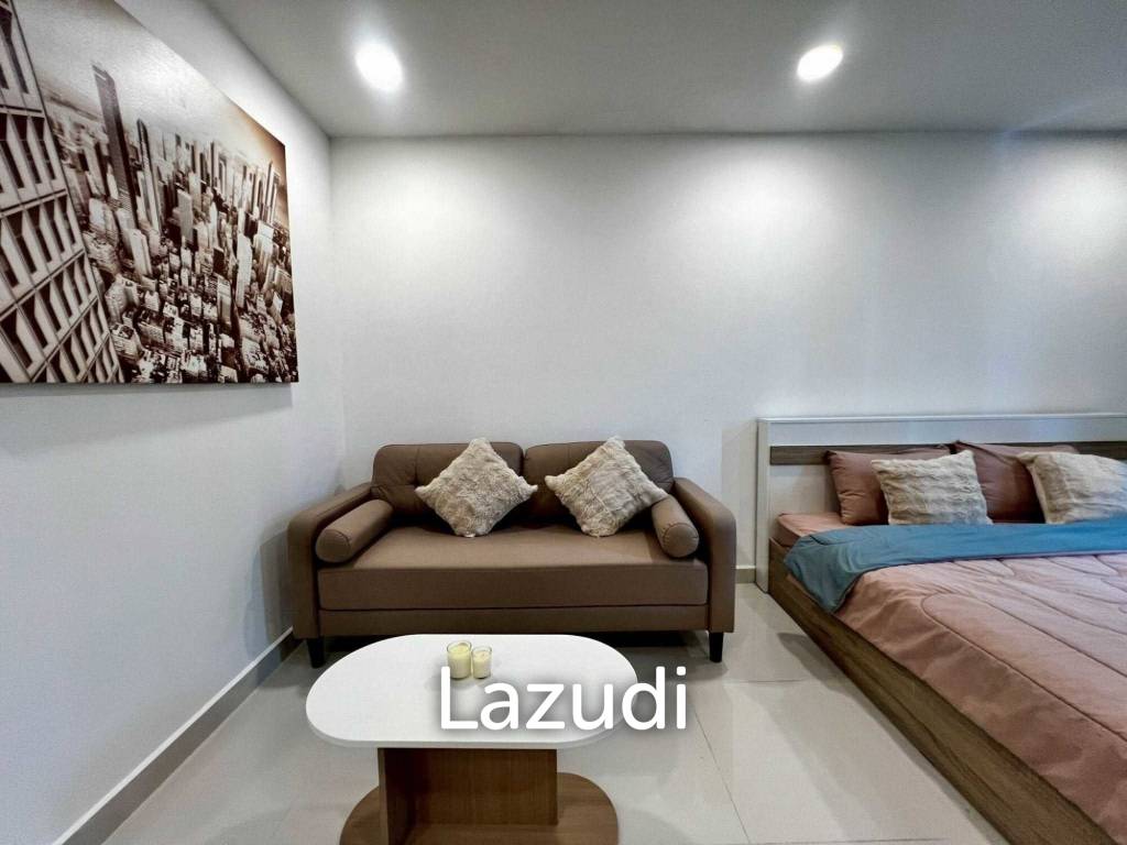 High-Floor Studio Condo for Sale at Club Royal Naklua