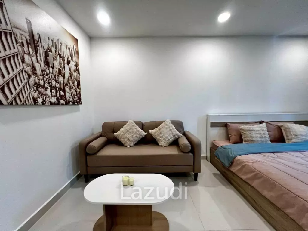 High-Floor Studio Condo for Sale at Club Royal Naklua