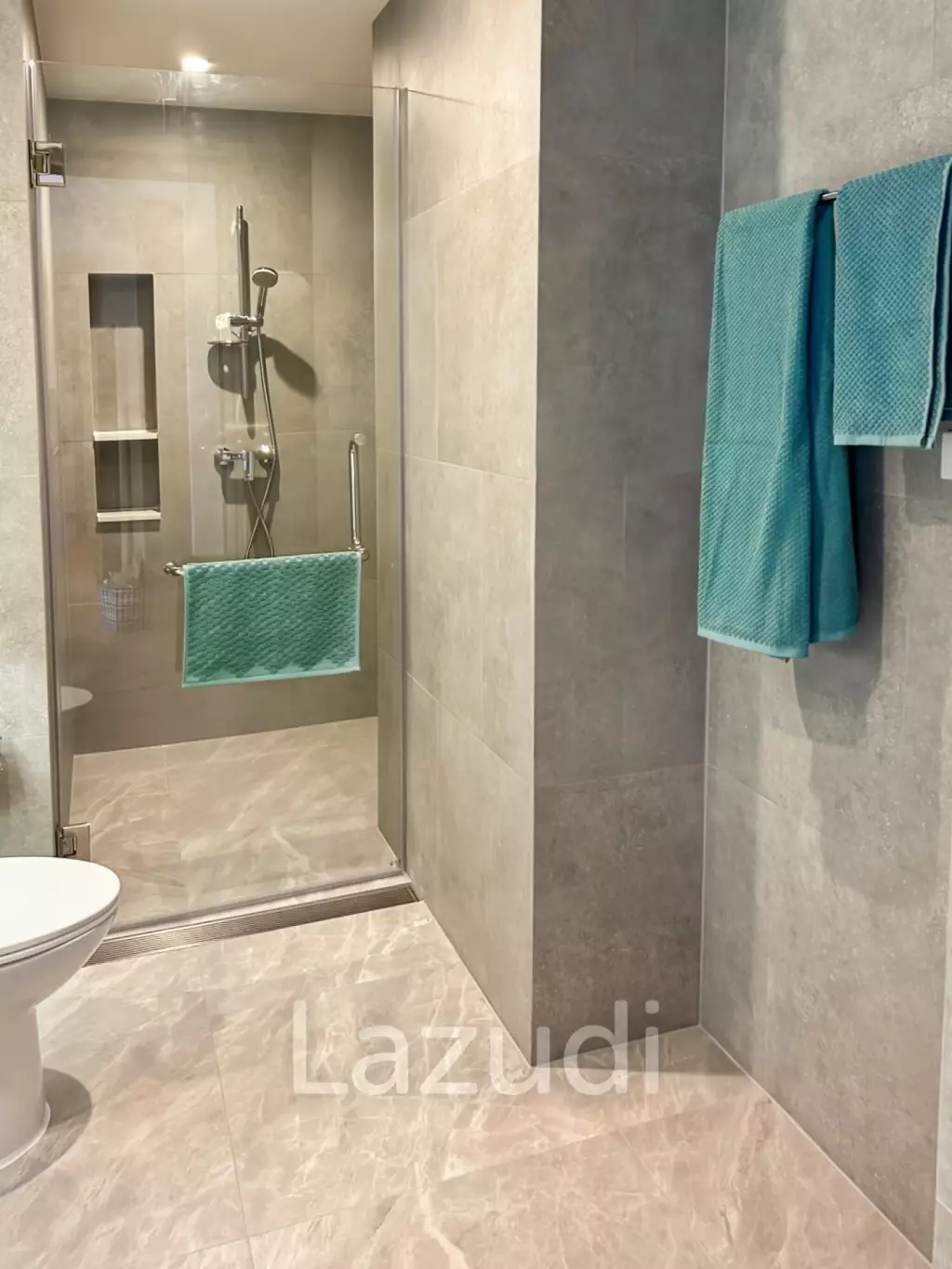 Exclusive 2 Bedroom Condo at Sunshine Prestige
