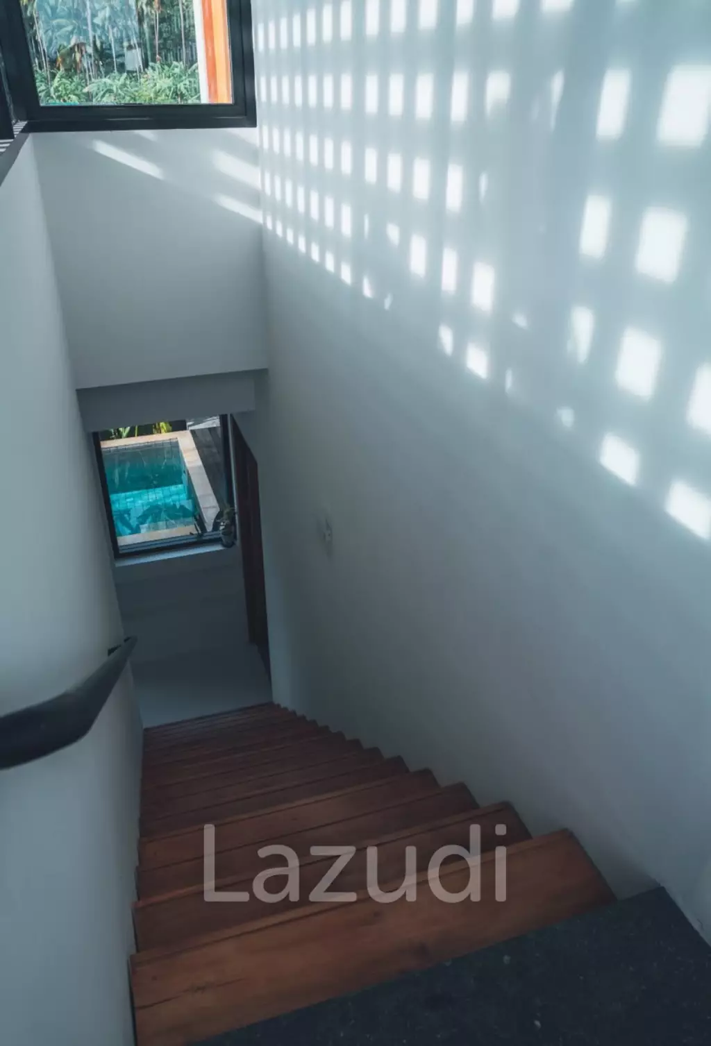 Stylish 2-Bedroom Villa with Private Pool & Roof Terrace – Mae Nam
