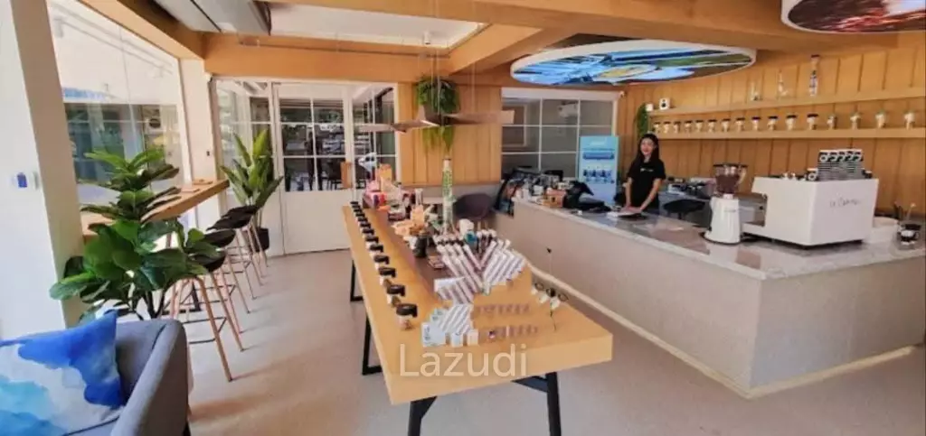 53 sqm modern retail space in Si Lom Bang Rak Bangkok