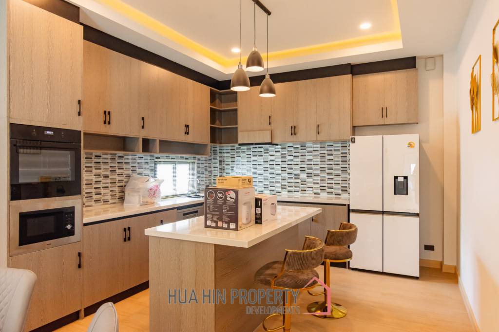 224 sqm modern pool villa in Hin Lek Fai Hua Hin