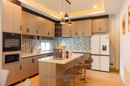 224 sqm modern pool villa in Hin Lek Fai Hua Hin