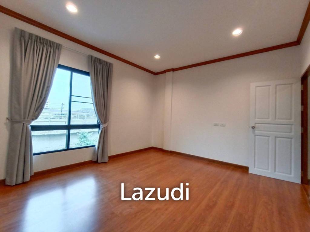 Modern 110 sqm 2-Bedroom Townhouse In Hua Hin