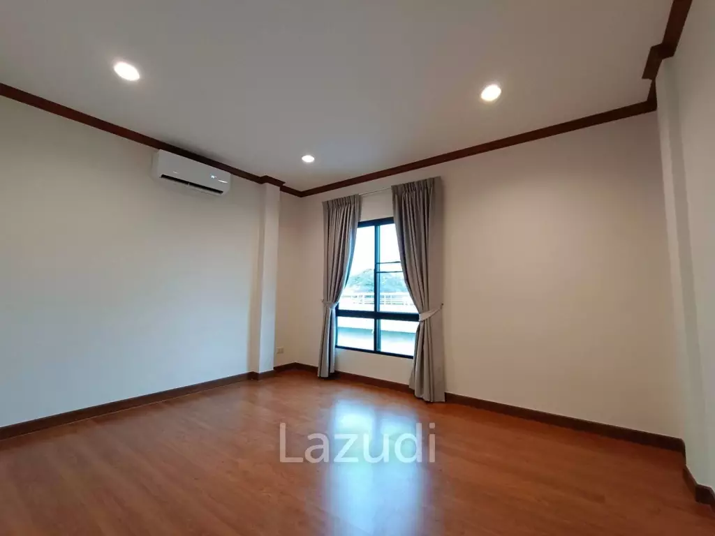 Modern 110 sqm 2-Bedroom Townhouse In Hua Hin