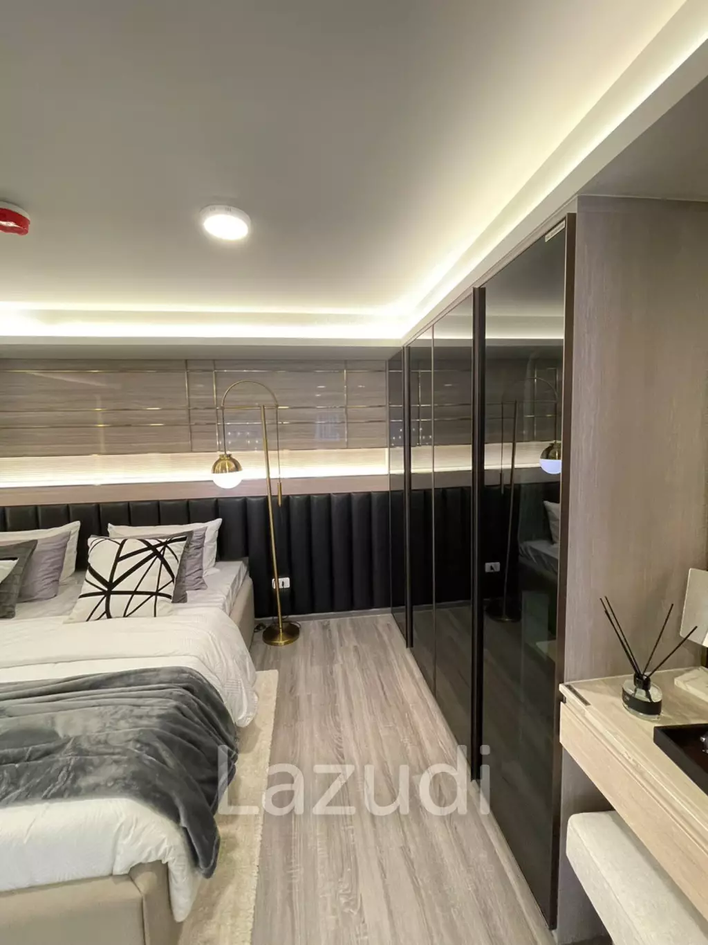 55 sqm duplex 2 bed condo on 31st floor Ideo Ramkamhaeng Lamsali Hua Mak