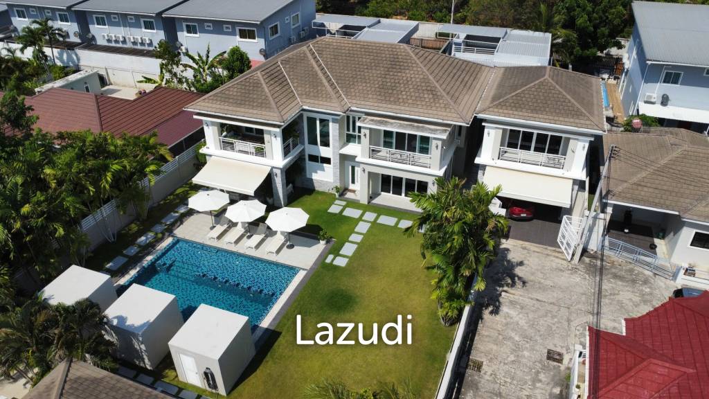 BAAN MIO : 2 Storey 6 Bed Pool villa for sale