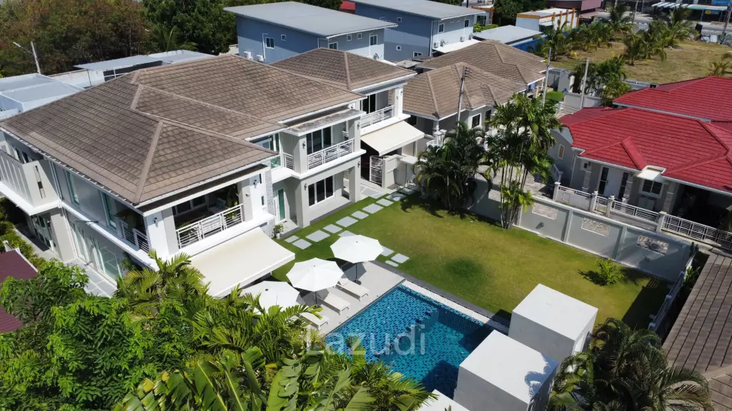 BAAN MIO : 2 Storey 6 Bed Pool villa for sale