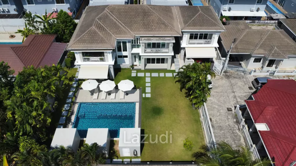 BAAN MIO : 2 Storey 6 Bed Pool villa for sale