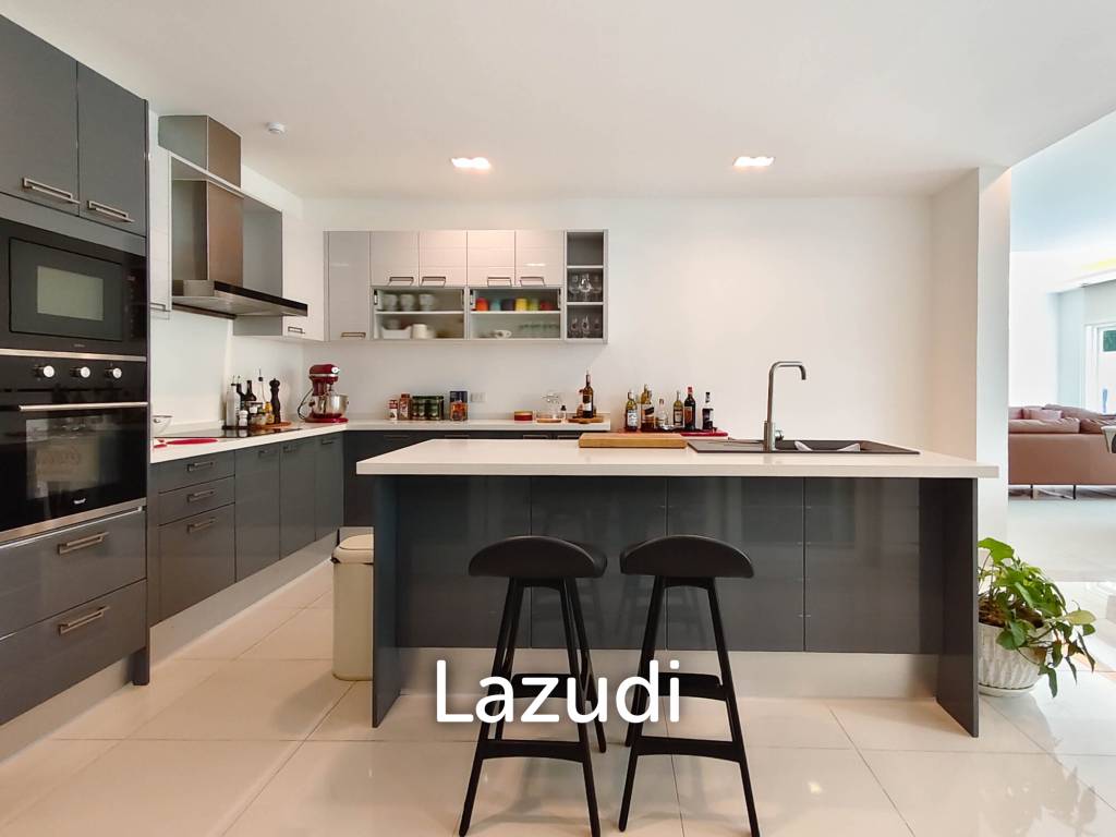 BAAN MIO : 2 Storey 6 Bed Pool villa for sale