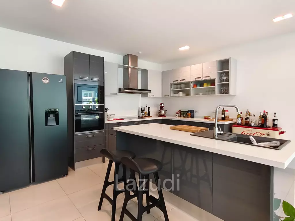 BAAN MIO : 2 Storey 6 Bed Pool villa for sale