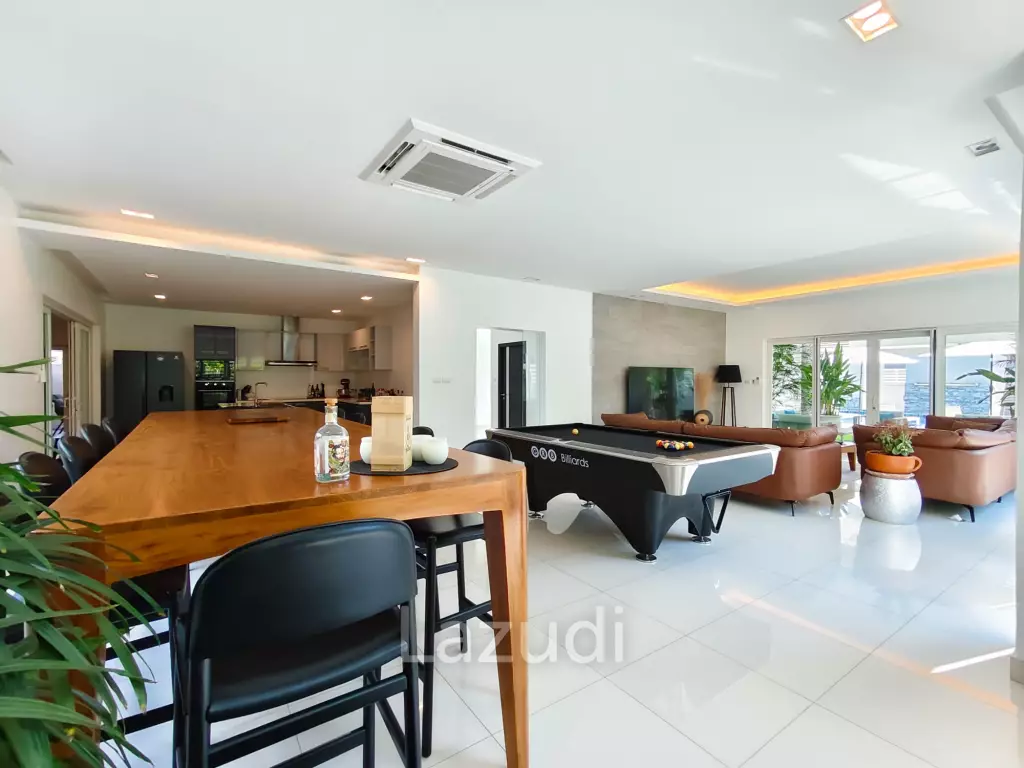BAAN MIO : 2 Storey 6 Bed Pool villa for sale
