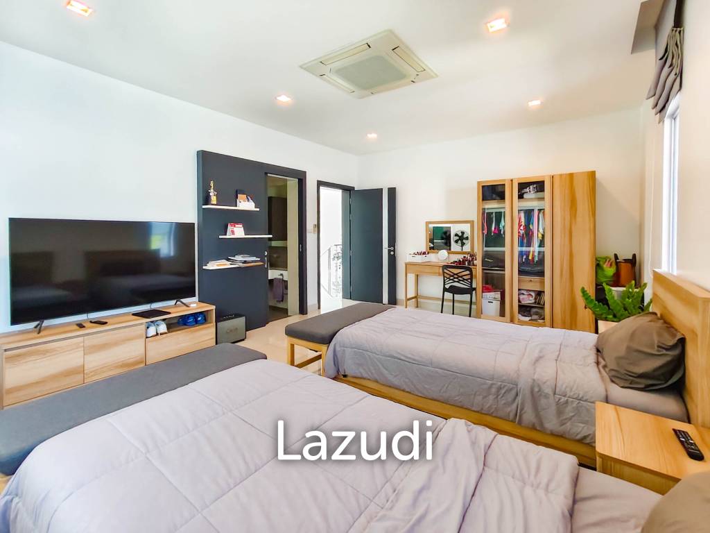BAAN MIO : 2 Storey 6 Bed Pool villa for sale