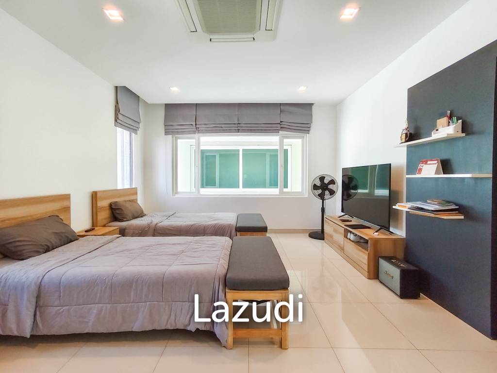 BAAN MIO : 2 Storey 6 Bed Pool villa for sale