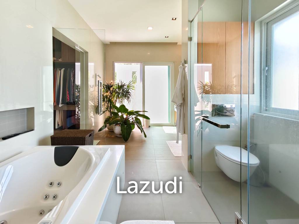 BAAN MIO : 2 Storey 6 Bed Pool villa for sale