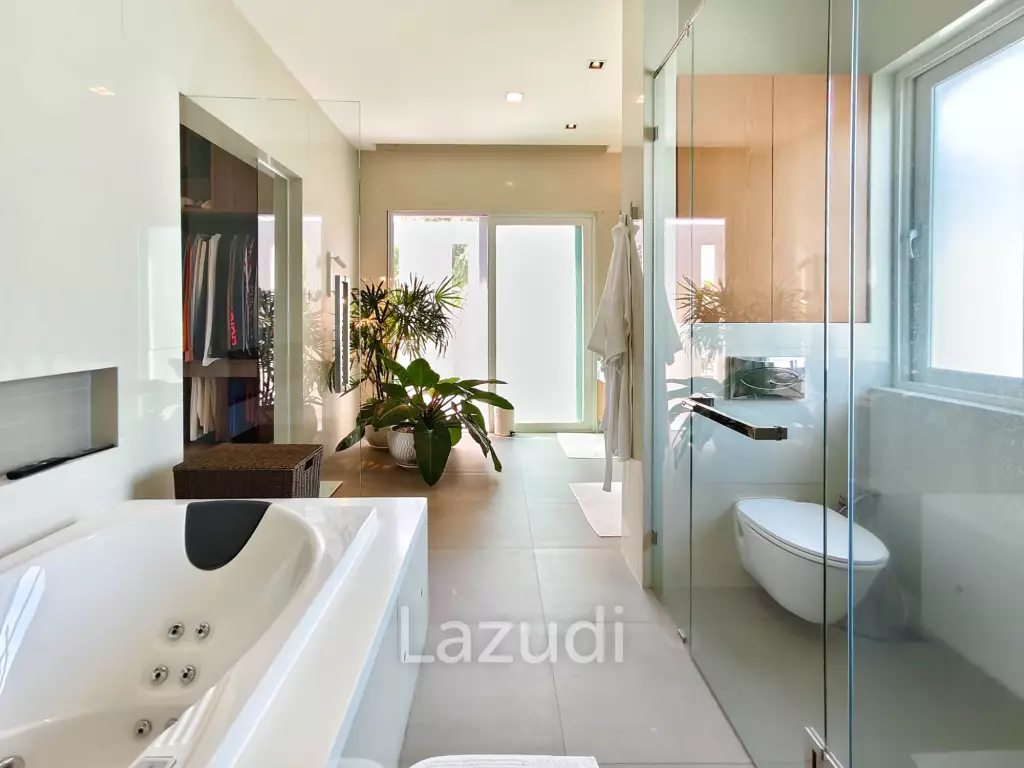 BAAN MIO : 2 Storey 6 Bed Pool villa for sale