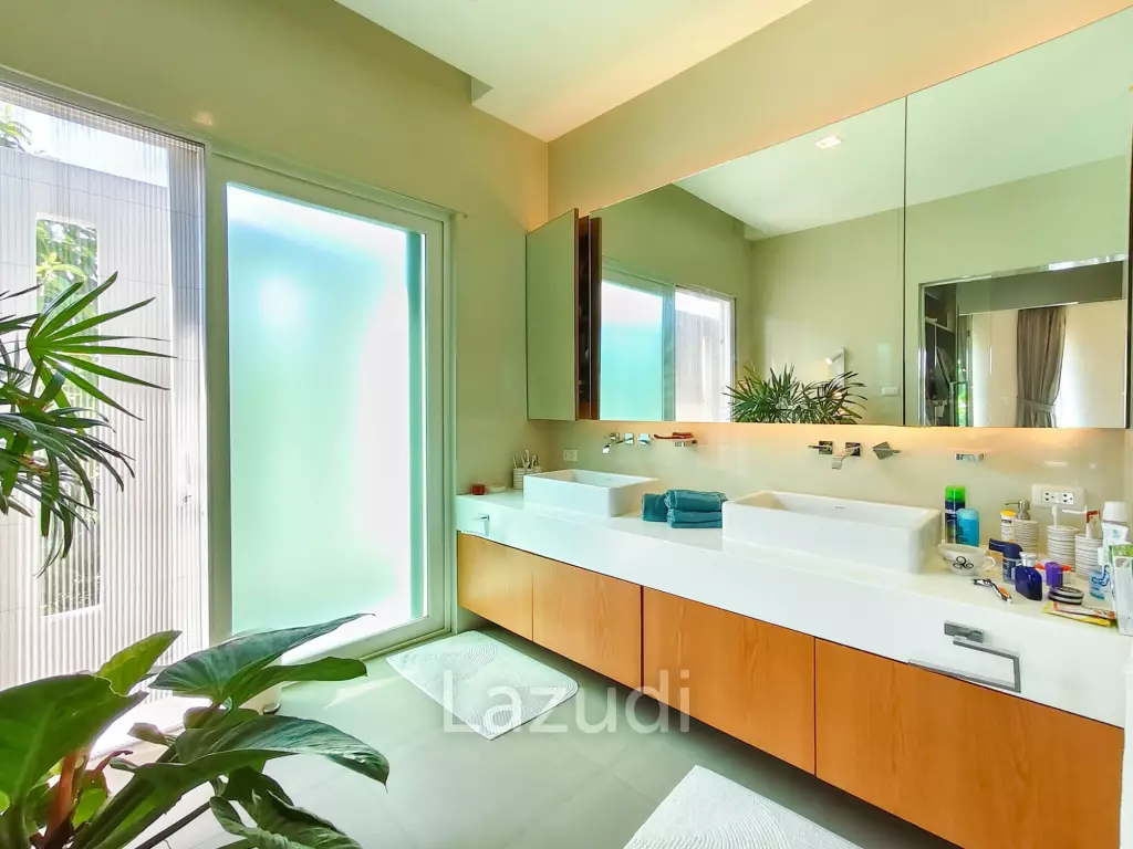 BAAN MIO : 2 Storey 6 Bed Pool villa for sale