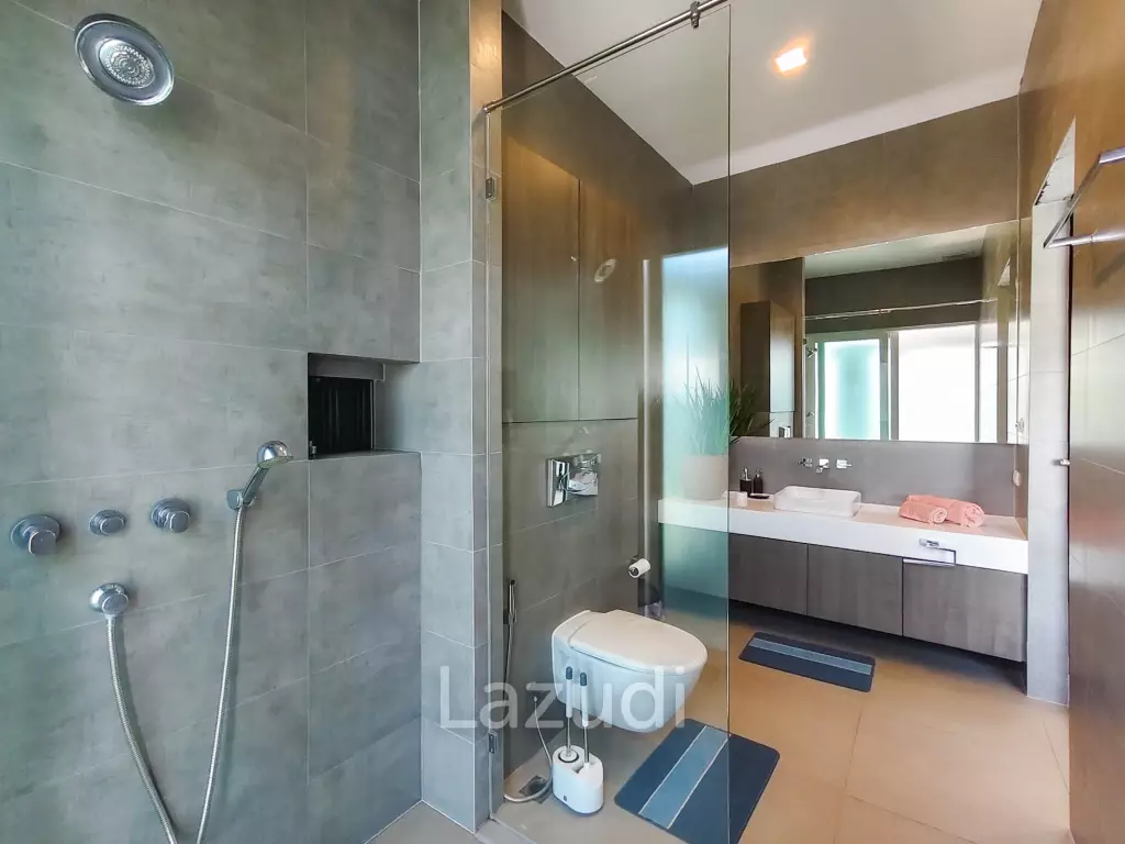 BAAN MIO : 2 Storey 6 Bed Pool villa for sale