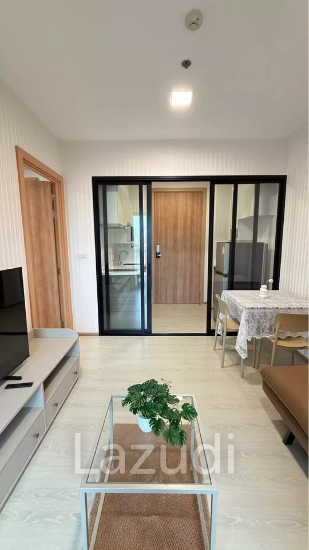 35 sqm condo on 14th floor at Condolette Midst Rama 9 Huai Khwang Bangkok