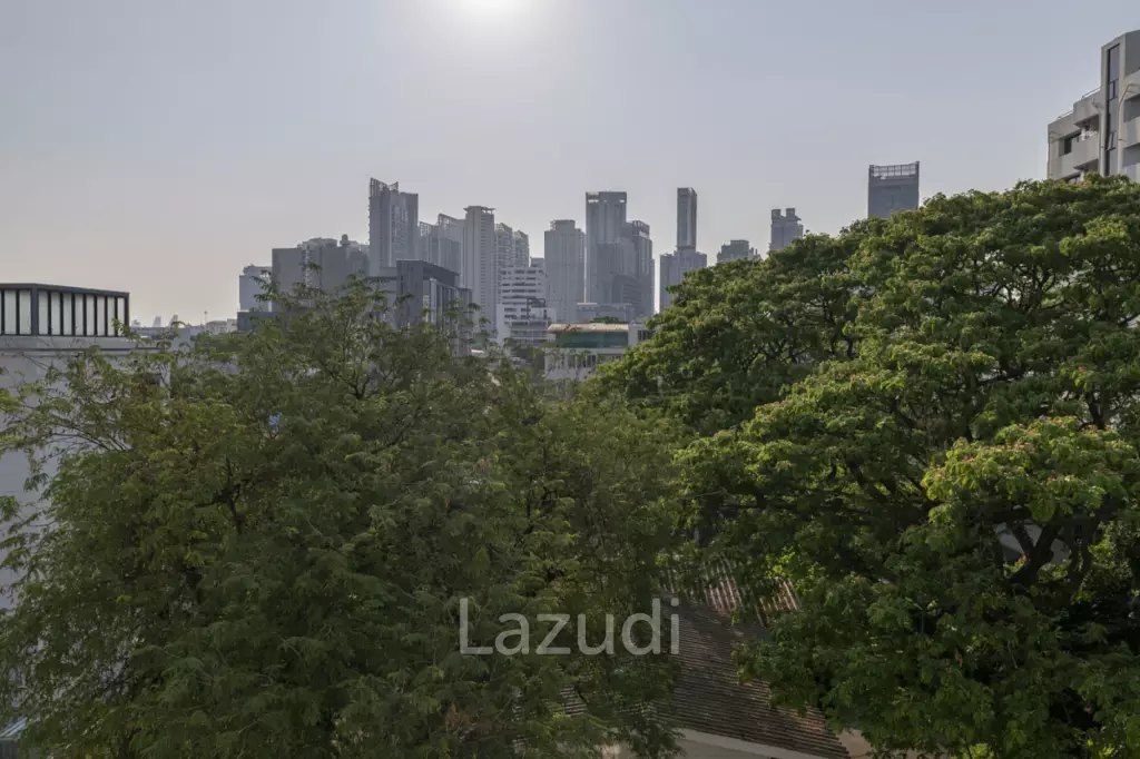 146 sqm modern 3 bedroom condo on 5th floor in Khlong Toei Bangkok