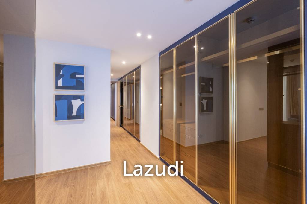 125 sqm modern 2 bedroom condo on 5th floor in Khlong Toei Bangkok