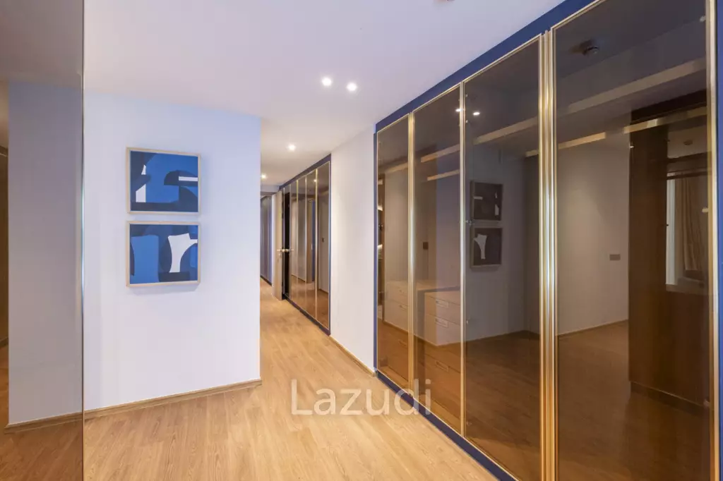125 sqm modern 2 bedroom condo on 5th floor in Khlong Toei Bangkok