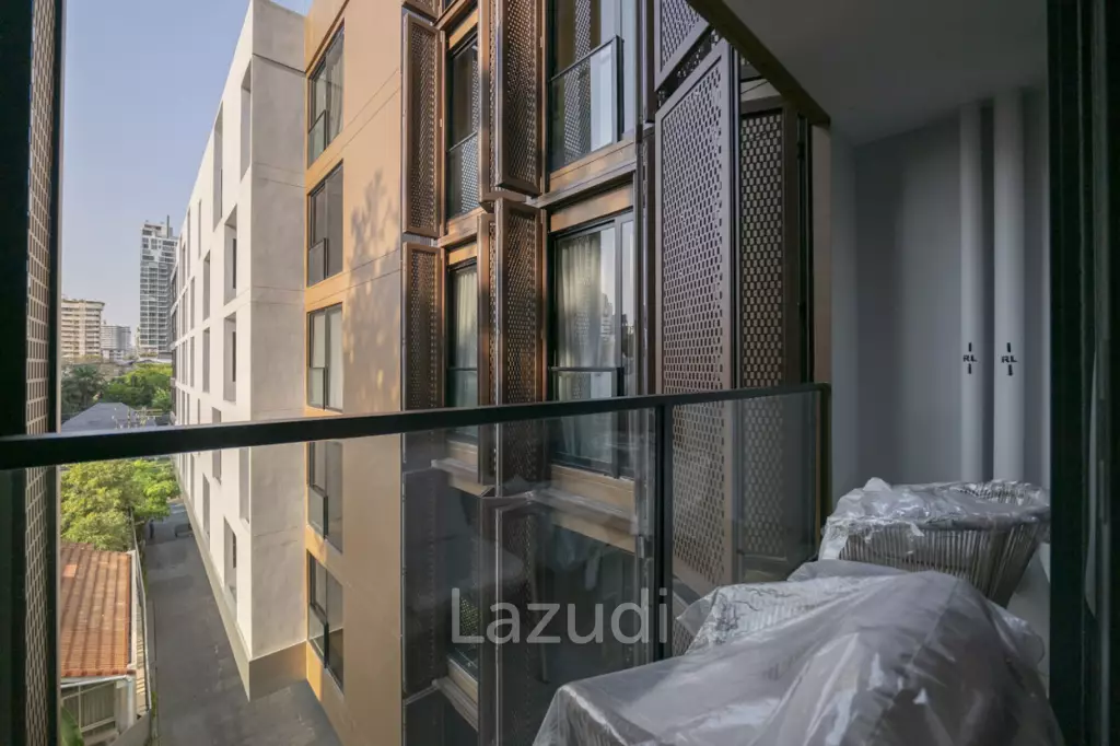 125 sqm modern 2 bedroom condo on 5th floor in Khlong Toei Bangkok