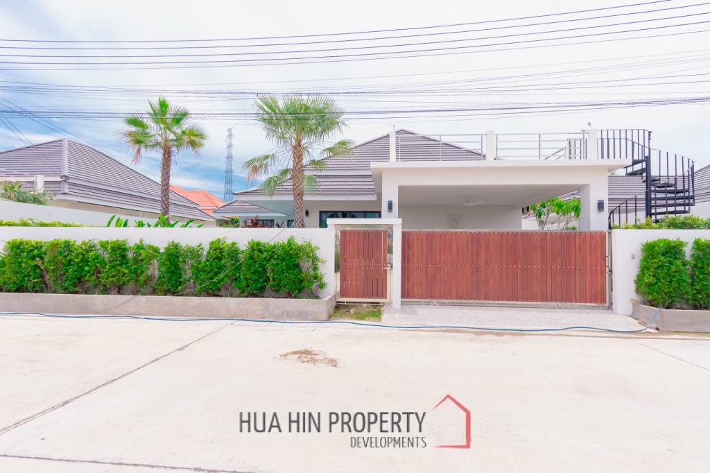 Modern 227 sqm Pool Villa in Villa Vista Thap Tai Hua Hin