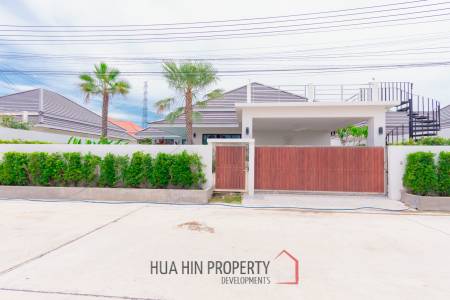 Modern 227 sqm Pool Villa in Villa Vista Thap Tai Hua Hin