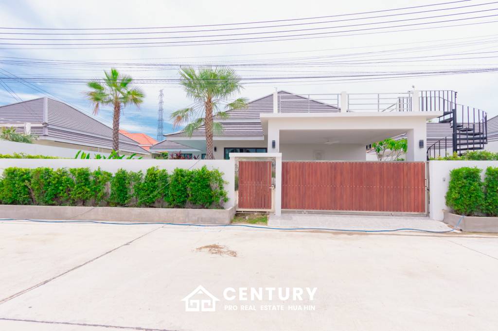 Modern 227 sqm Pool Villa in Villa Vista Thap Tai Hua Hin
