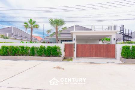 Modern 227 sqm Pool Villa in Villa Vista Thap Tai Hua Hin