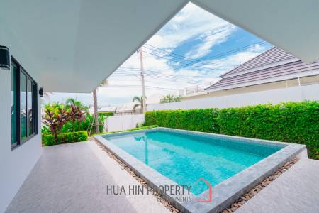 Modern 227 sqm Pool Villa in Villa Vista Thap Tai Hua Hin
