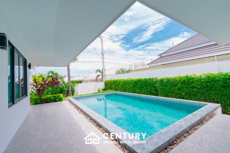 Modern 227 sqm Pool Villa in Villa Vista Thap Tai Hua Hin
