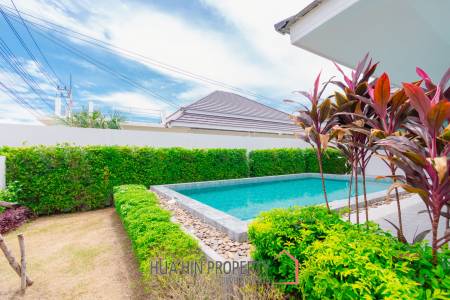Modern 227 sqm Pool Villa in Villa Vista Thap Tai Hua Hin