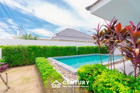Modern 227 sqm Pool Villa in Villa Vista Thap Tai Hua Hin