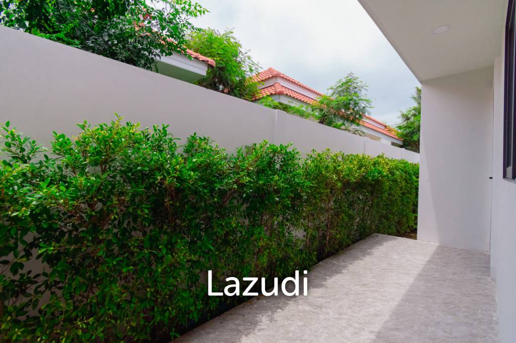 Modern 227 sqm Pool Villa in Villa Vista Thap Tai Hua Hin