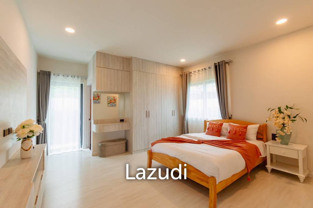 Modern 227 sqm Pool Villa in Villa Vista Thap Tai Hua Hin
