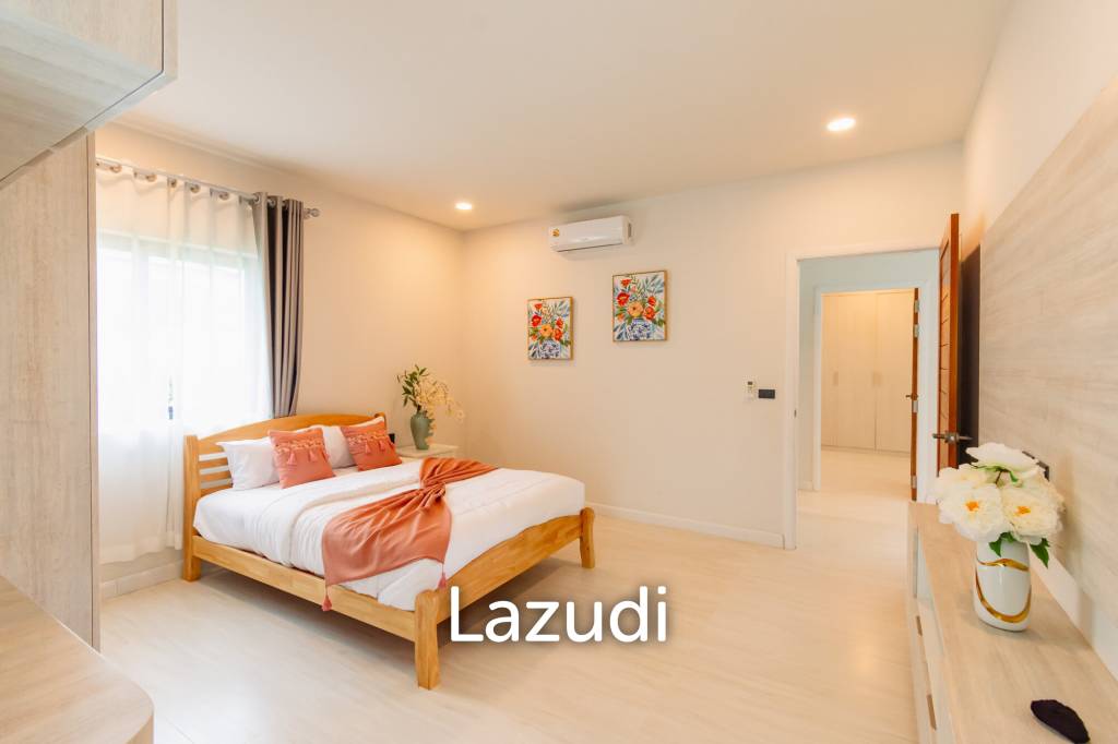 Modern 227 sqm Pool Villa in Villa Vista Thap Tai Hua Hin