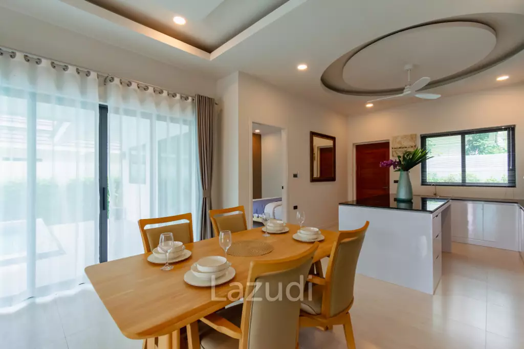 Modern 227 sqm Pool Villa in Villa Vista Thap Tai Hua Hin