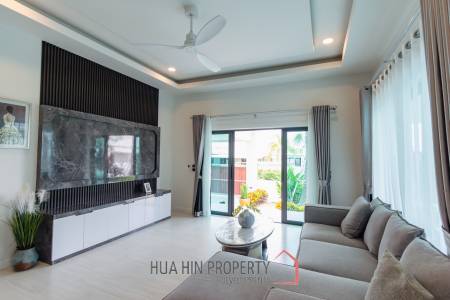 Modern 227 sqm Pool Villa in Villa Vista Thap Tai Hua Hin