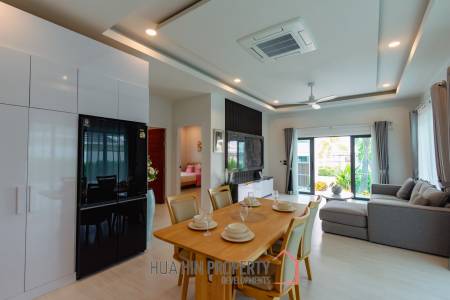 Modern 227 sqm Pool Villa in Villa Vista Thap Tai Hua Hin